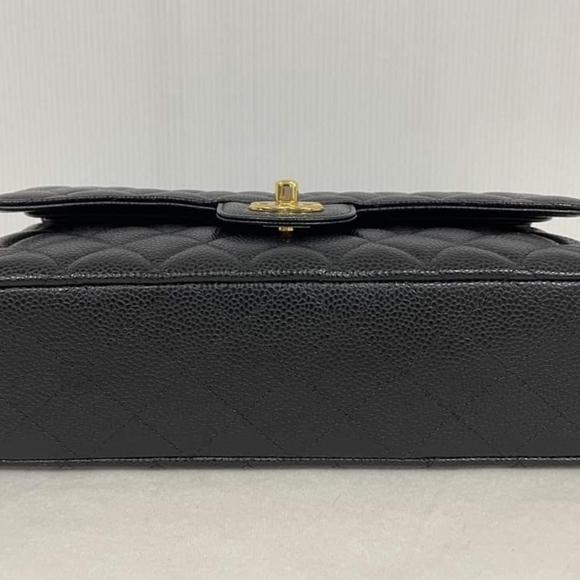 ❌️SOLD❌️ Like New Classic Medium Flap - Picture 11 of 11